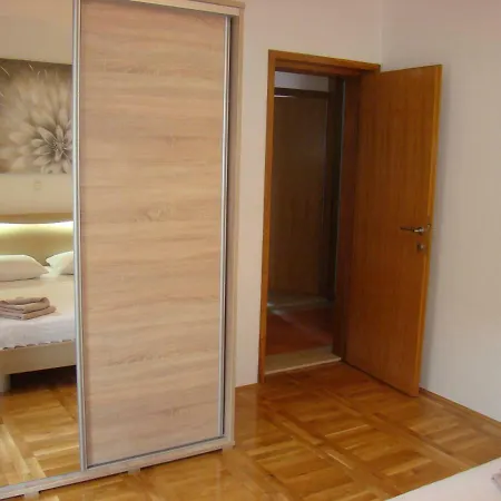 Ledic Apartamento Krvavica