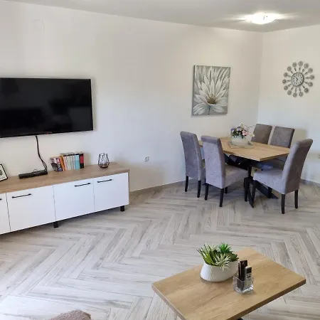 Ledic Apartment Krvavica